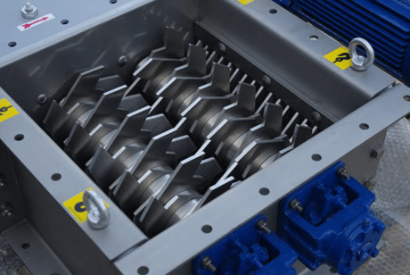 固體物料的破塊解聚設備是打碎機還是破塊器？