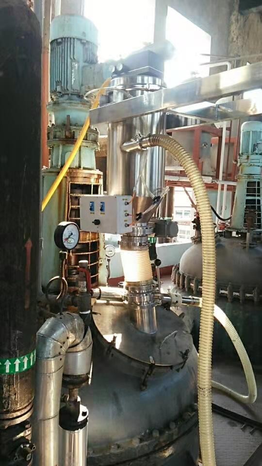 真空上料機向反應釜內加固體物料，如何應對釜內高溫工況？